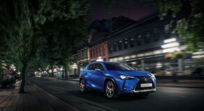 PLNOELEKTRICKÝ LEXUS UX 300E SO ZRETEĽNE JAPONSKOU DUŠOU VYRÁŽA NA EURÓPSKE CESTY