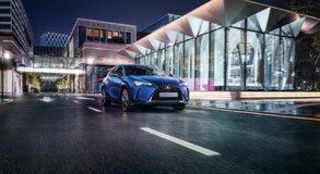 PLNOELEKTRICKÝ LEXUS UX 300E SO ZRETEĽNE JAPONSKOU DUŠOU VYRÁŽA NA EURÓPSKE CESTY