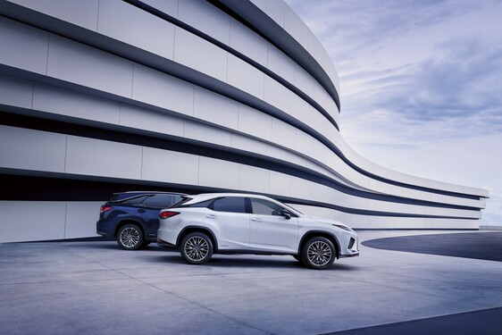 LEXUS RX: LEHETNE ENNÉL IS BIZTONSÁGOSABB?