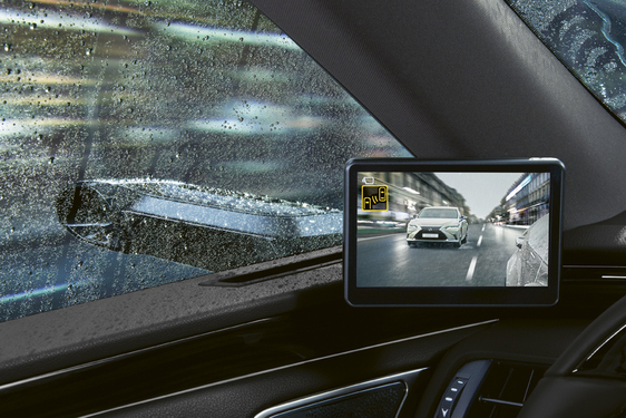  IMMÁRON EURÓPÁBAN IS ELÉRHETŐ A DIGITÁLIS VISSZAPILLANTÓ RENDSZER A LEXUS ES SZEDÁNBAN 