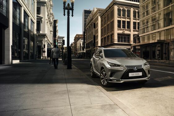 LEXUS NX 300h ZVOLENÝ ZA NAJLEPŠÍ HYBRIDNÝ MODEL 