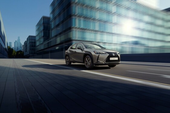 Jön  a Lexus UX Sport 