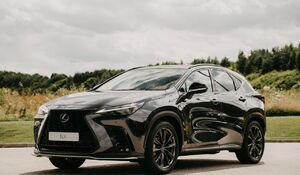 BRITOVÉ ZVOLILI LEXUS NX 450h+ PLUG-IN HYBRIDEM ROKU