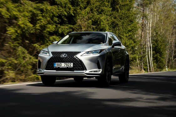 LEXUS NABÍZÍ LIMITOVANOU EDICI RX 300 IHNED K ODBĚRU