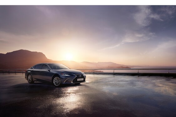 MODEL LEXUS ES PRE ROK 2023 PRICHÁDZA S RADOM VYLEPŠENÍ