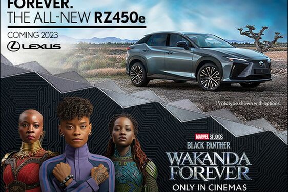 NOVÝ LEXUS RZ 450e ZÁŘÍ VE FILMU BLACK PANTHER: WAKANDA FOREVER