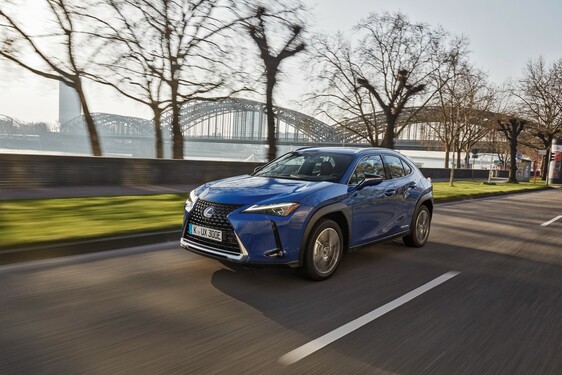 MODERNIZÁCIA MODELU LEXUS UX PRINÁŠA TOMUTO KOMPAKTNÉMU LUXUSNÉMU SUV ROZSIAHLE VYLEPŠENIA