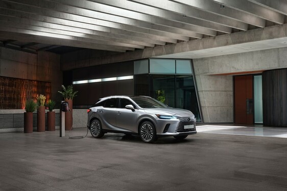 A 2023-as Év Zöldautója lett a vadonatúj Lexus RX