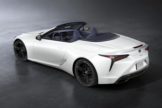 VYLEPŠENIA VLAJKOVÝCH MODELOV LEXUS LC KUPÉ, LC KABRIOLET A LC ULTIMATE EDITION V MODELOVOM ROKU 2024