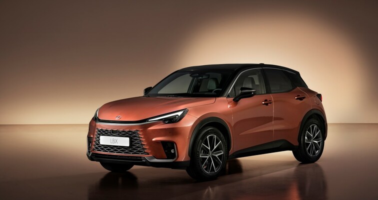 AZ ÚJ LEXUS LBX