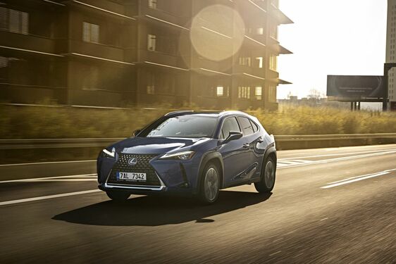 BLÍŽÍCÍ SE AKČNÍ TÝDEN LEXUS BUSINESS WEEK PŘINESE MĚSTSKÉ SUV UX ZA CENU 799.000 KČ