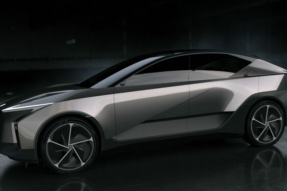 LEXUS SPÁJA INOVÁCIU A POKROČILÉ TECHNOLÓGIE S CIEĽOM STAŤ SA PRÉMIOVOU ZNAČKOU ČISTO ELEKTRICKÝCH VOZIDIEL