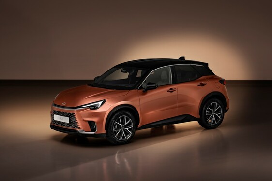 ÚPLNE NOVÝ LEXUS LBX  - Kompaktný štýlový crossover  