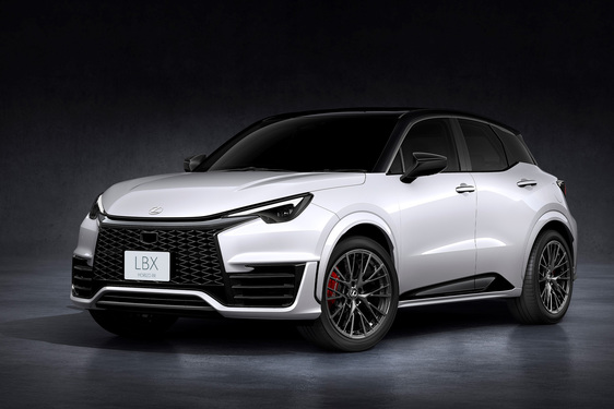 Sportautót fejlesztett az LBX kisméretű SUV-ból a Lexus: itt az LBX MORIZO RR