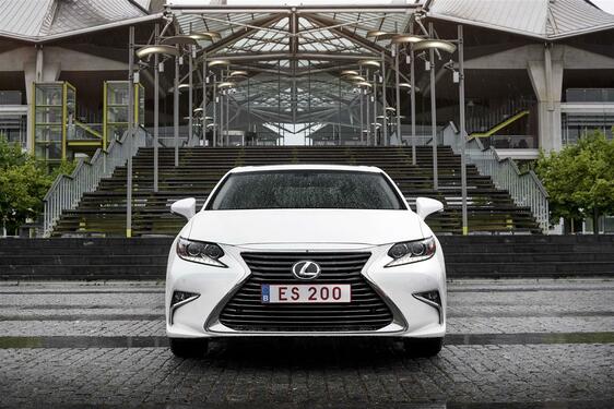 Lexus w 2017 i podsumowanie 2016