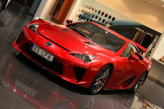 Supersamochód Lexus LFA 