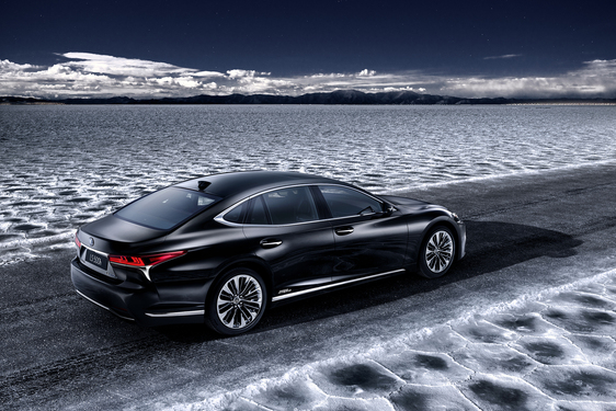 LEXUS NA ŽENEVSKOM AUTOSALÓNE 2017 ODHALÍ VO SVETOVEJ PREMIÉRE MODEL LS 500h 