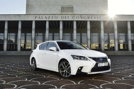 Press Kit - LEXUS CT 200h – NOVÁ TVÁR, NOVÁ CENA