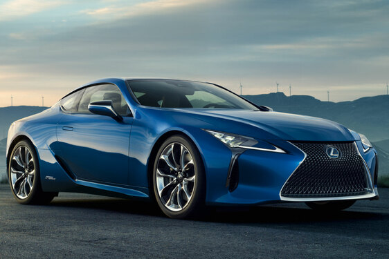 A TERMÉSZETES FÉNY JÁTÉKA: EGYEDI FÉNYEZÉST KAPOTT A LEXUS SZUPERSPORT KUPÉJA