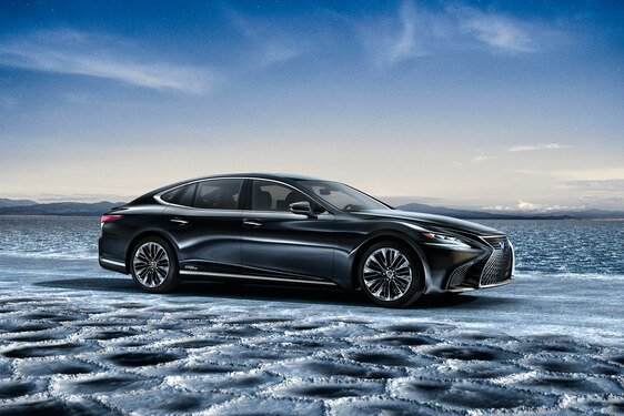 A LEXUS LS A JÖVŐ BIZTONSÁGI RENDSZEREIT KÍNLÁLJA - MA