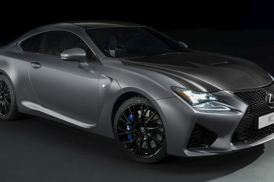 LEXUS OSLAVUJE 10. VÝROČIE SVOJICH MODELOV S OZNAČENÍM F