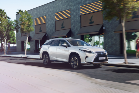 LEXUS RX L: MINDEN MILLIMÉTER SZÁMÍT!