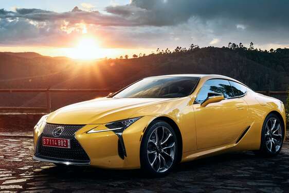 LEXUS LC YELLOW EDITION: MOZGÁSBAN A RAGYOGÁS