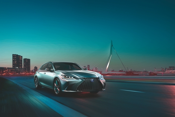 ÚPLNE NOVÝ LEXUS ES: VYŠŠIA ÚROVEŇ VÝKONU A SOFISTIKOVANOSTI