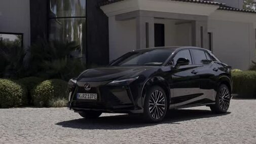 2025 RZ 500e Luxury Graphite Black Footage