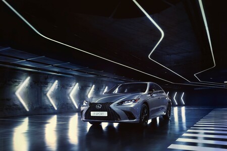 UDANY PIERWSZY KWARTAŁ 2023 ROKU DLA MARKI LEXUS. OGROMNY WZROST REJESTRACJI I DWA MODELE W TOP10 KLASY PREMIUM