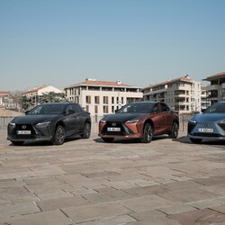 Lexus RZ 2023