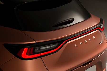 ŚWIATOWA PREMIERA NOWEGO LEXUSA LBX