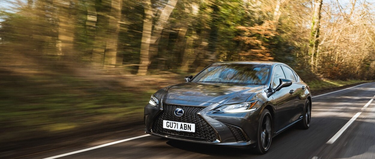 LEXUS ES 300h NAJLEPSZYM SAMOCHODEM DLA KADRY KIEROWNICZEJ WEDŁUG „PROFESSIONAL DRIVER”