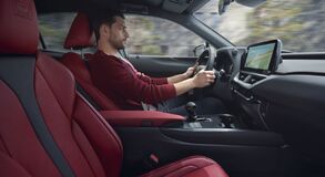 Lexus UX 2023