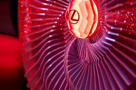 LEXUS RX Z UNIKATOWYMI FELGAMI AUTORSTWA PROJEKTANTA MODY HARRISA REEDA