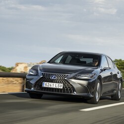 New Lexus ES 2021