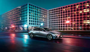 NAGYON NAGYOT MENT A LEXUS ES AZ ÉV ELSŐ ÖT HÓNAPJÁBAN
