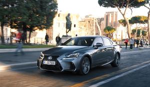 HYBRIDY NA VRCHOLE - V PRIESKUME SPOKOJNOSTI PO TRETÍ KRÁT ZVÍŤAZIL LEXUS