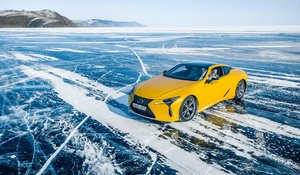 A LEXUS SZIBÉRIÁBAN, A BAJKÁL TÓ JEGÉN TETTE PRÓBÁRA HIBRID MODELLJEIT