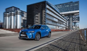  UX 300e – PRVÝ Č ISTO ELEKTRICKÝ LEXUS PONÚKA PRVOTRIEDNU KVALITU A 10-ROČ NÚ ZÁRUKU NA AKUMULÁTOR