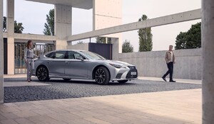 NOVÝ VLAJKOVÝ SEDAN LEXUS LS  PRINÁŠA NEVÍDANÝ KOMFORT JAZDY VĎAKA ZMYSLU ZNAČKY LEXUS PRE DETAIL