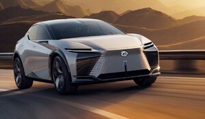  LEXUS PLÁNUJE S ROYAL COLLEGE OF ART LUXUSNÚ DOPRAVU BUDÚCNOSTI