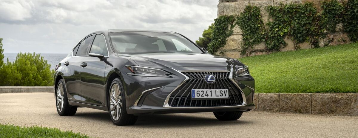 PREDAJ SEDANU LEXUS ES PREKROČIL TRI MILIÓNY KUSOV