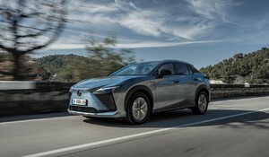  A LEXUS RZ 450e