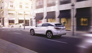 Lexus prezentuje RX L, swój pierwszy siedmiomiejscowy model w Europie