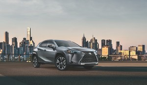 SVETOVÁ PREMIÉRA MODELU LEXUS UX, NOVÉHO DRUHU CROSSOVERU
