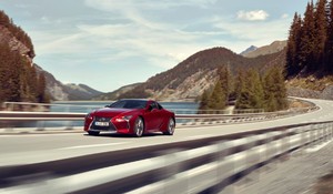 LEXUS LC JE DVOJNÁSOBNÝM FINALISTOM SÚŤAŽE SVETOVÉ AUTO ROKA