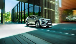 ISMÉT TAROLTAK A LEXUS CROSSOVERI