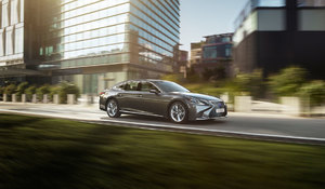 TAROLNI LÁTSZIK A LEXUS LS TÖBBSZÖRÖSEN DÍJNYERTES FORMATERVE