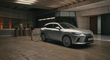 Lexus RX 450 + plug-in hybrid